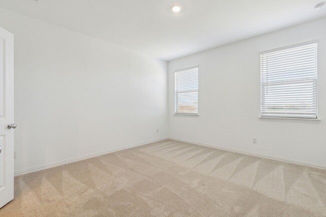 Photo - 1120 Flameleaf Dr