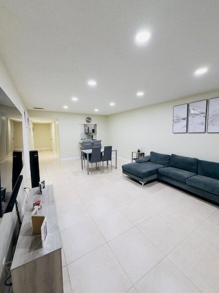 Photo - 5545 W Lakewood Cir Unit 425