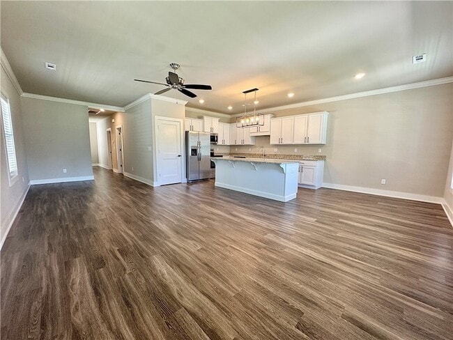 Photo - 811 NE Hts Ln