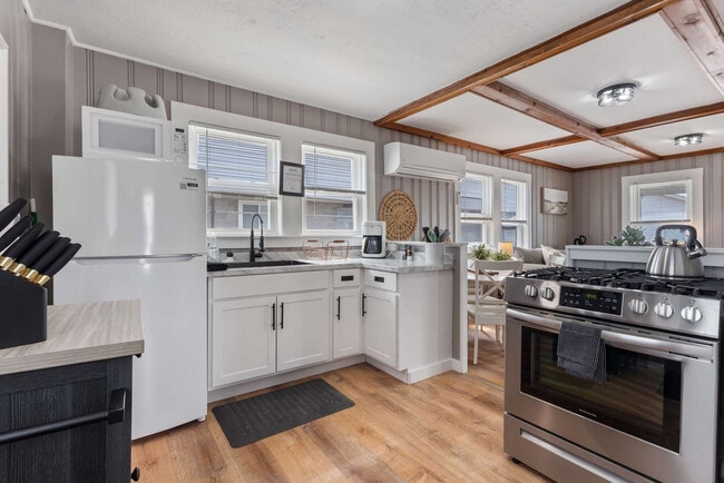 Photo - 2 Island Path Unit SI ID1312422P