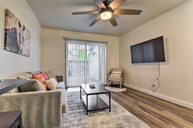 Building Photo - 805 Bishop Warren Dr Unit SI ID1296535P