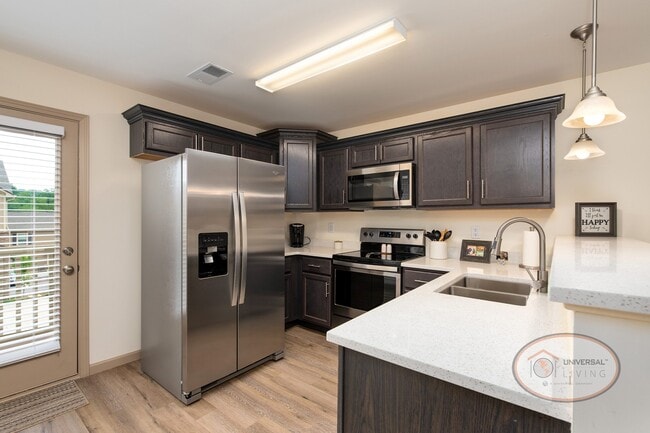 Kitchen - The Villas at Avery Creek