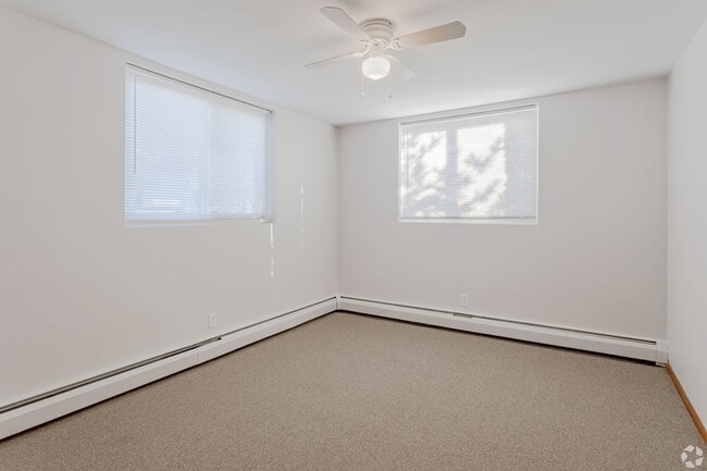 Photo - Diamond Pointe Apartments