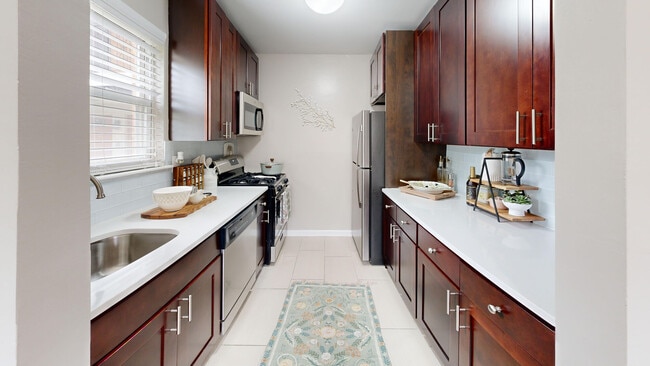 Building Photo - Metropark Station Apartments