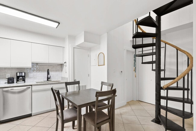 Photo - 920 W Lagoon Ave Unit SI ID1541218P