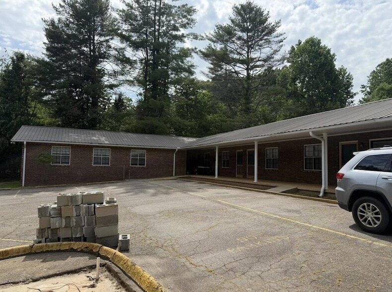 Photo - 185 Moss Ln