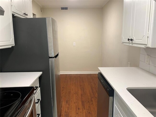 Photo - 2419 N Harvey Ave Unit 4