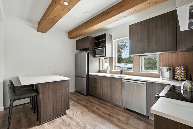 Photo - 925 NE 23rd Ave Unit ID1309832P