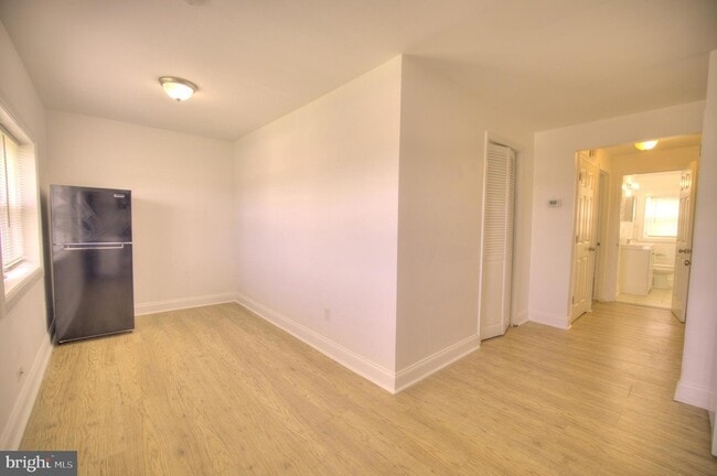 Photo - 1405 N Decker Ave Unit 2