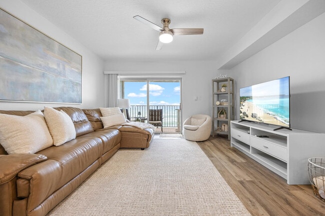 Photo - 199 Jimmy Buffett Mem Hwy Unit FL2-ID1044475P