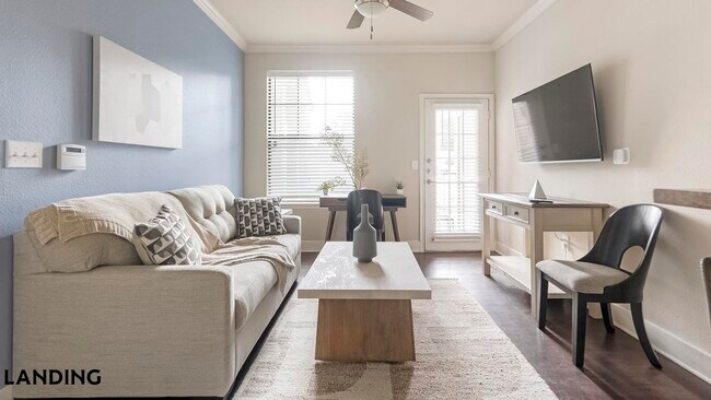 Photo - 7500 I-35 Unit 827