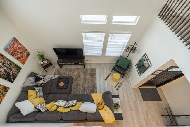 Photo - 924 Lowell Ave S Unit SI ID1249884P