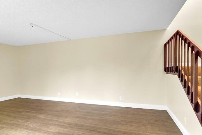 Photo - 2333 Waterside Dr