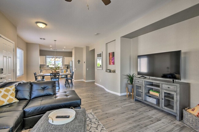 Building Photo - 8226 S Hidden Trail Ct Unit SI ID1386264P