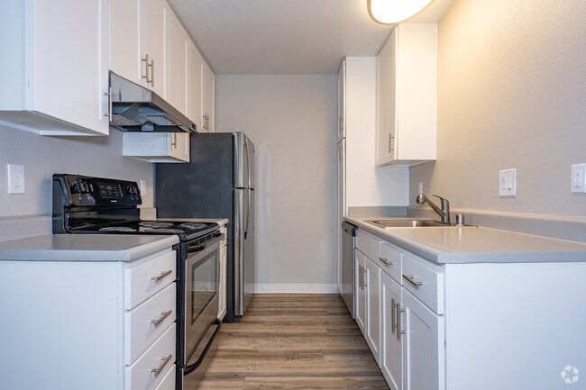 Willow 2BR, 1BA - Kitchen - The Lenox