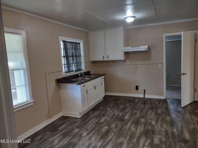 Photo - 1426 50th Ave