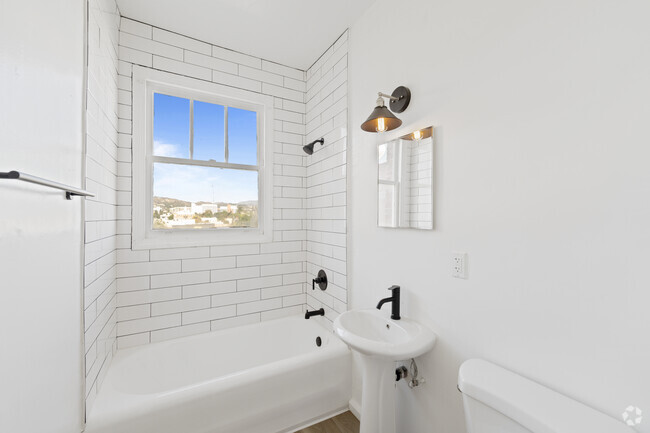 1BR ,1BA - The Monroe at Virgil Village