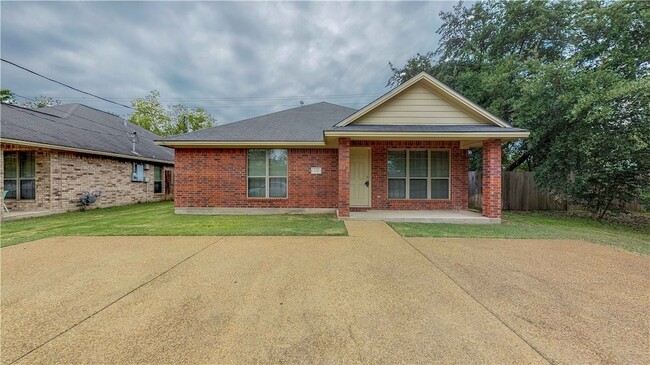 Building Photo - 115 Richards St