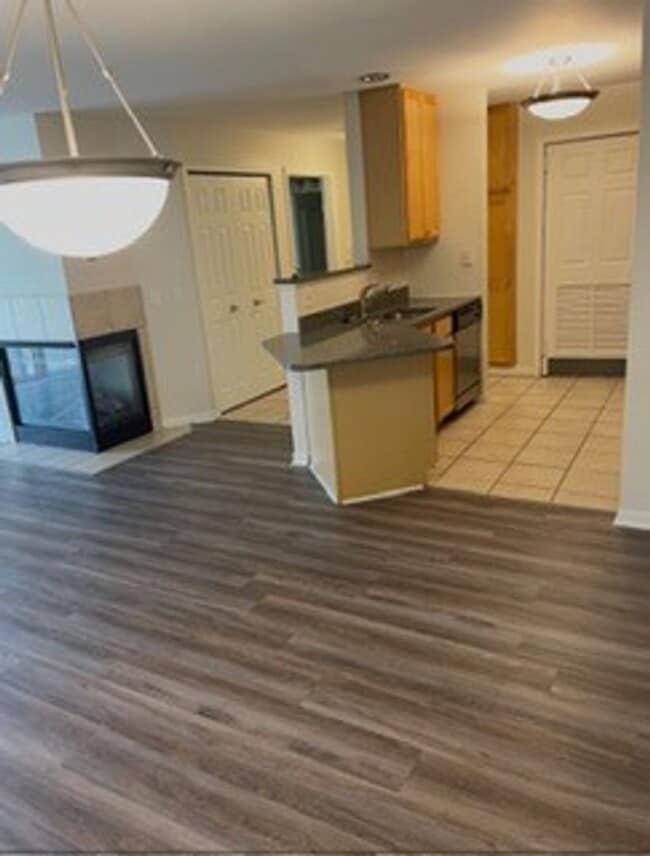 Photo - Embassy Place Apartments