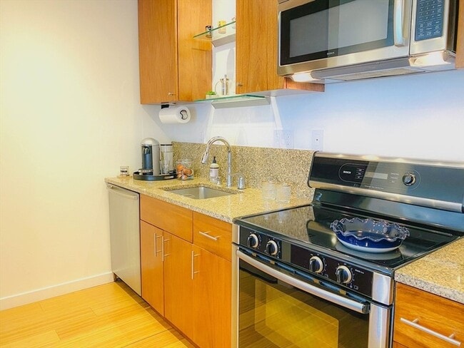 Photo - 16 Miner St Unit 608