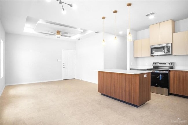 Photo - 704 N Alexandrite Ave Unit 3