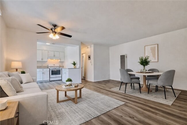 Photo - 815 N Rose Ave Unit 5