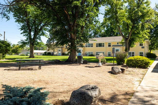 BBQ Common Area - Aspire Palmer Park