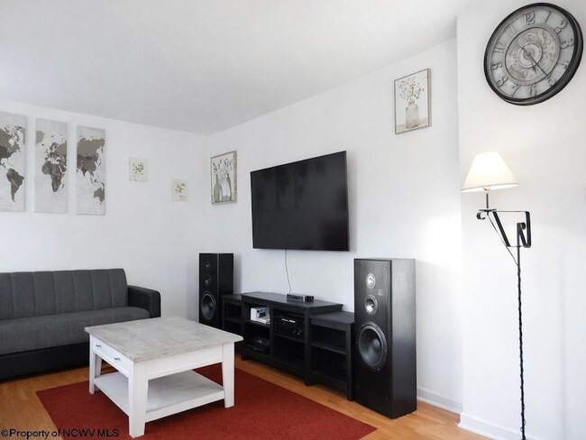 Photo - 1340 Headlee Ave