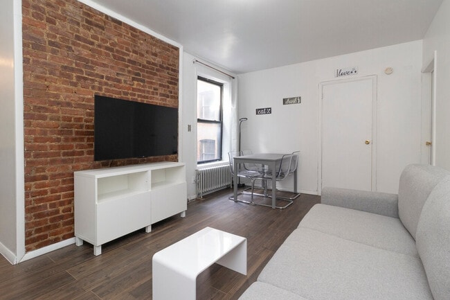 Building Photo - 1823 2nd Ave Unit SI ID1059823P