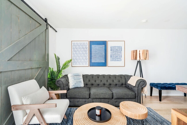 Building Photo - 244 E 75th St Unit SI FL5-ID1021842P