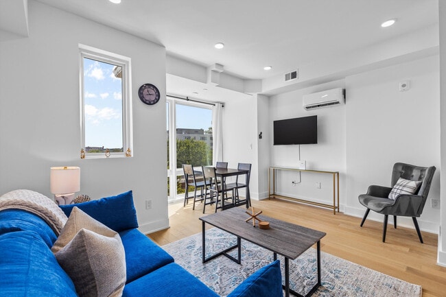 Photo - 1726 H St NE Unit SI ID1626363P