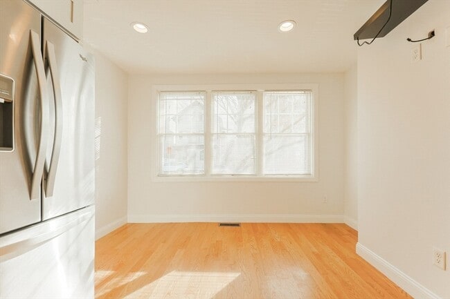 Photo - 375 Dorchester St Unit 1