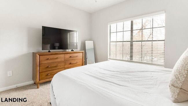 Photo - 9835 Fredericksburg Rd Unit 713