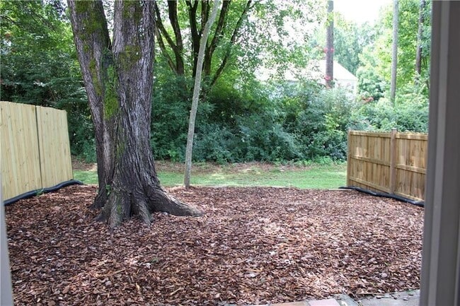 Photo - 211 Goshen Ln