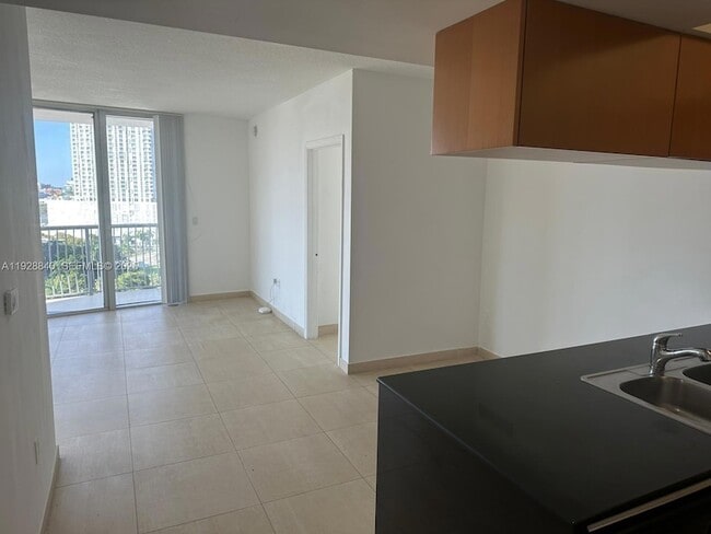 Photo - 1750 N Bayshore Dr Unit 1615