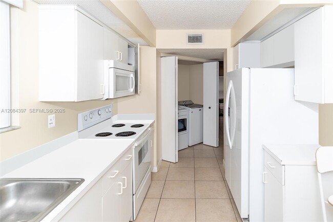 Photo - 2220 SE 27th Dr Unit 205B