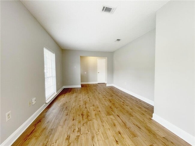 Photo - 301 Somerset Dr