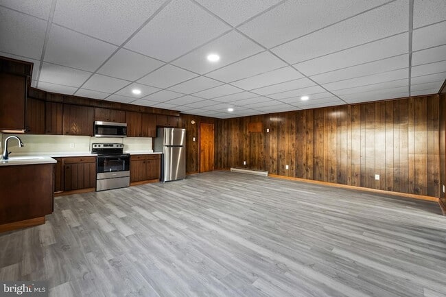 Building Photo - 1480 Seven Valleys Rd Unit 1