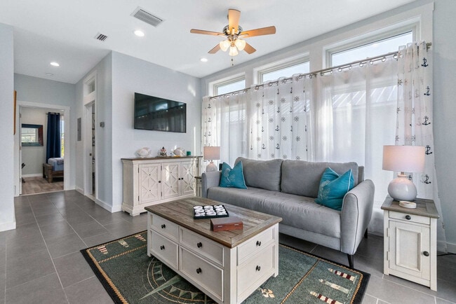 Building Photo - 11 Comares Ave S Unit ID1281955P