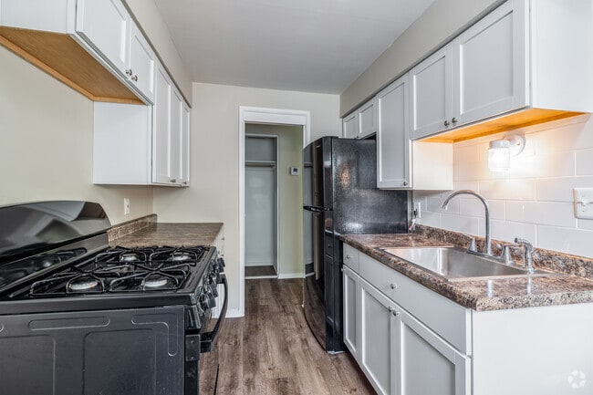 Interior Photo - Premier Garden Apartments