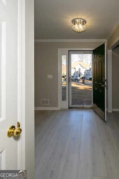 Photo - 151 Lakeside Dr NW