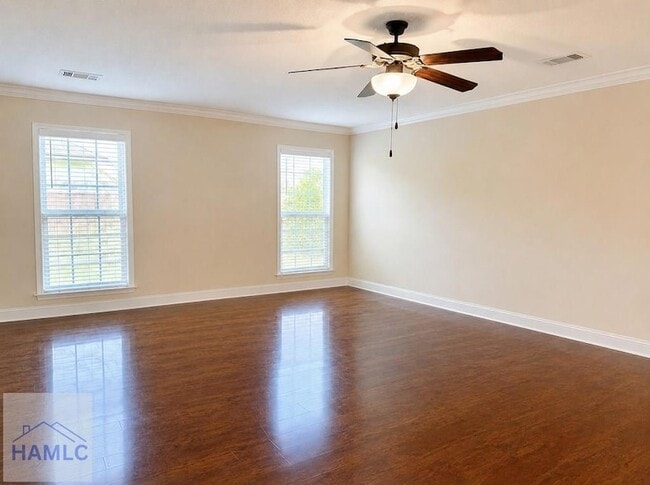 Photo - 1106 Creekside Cir