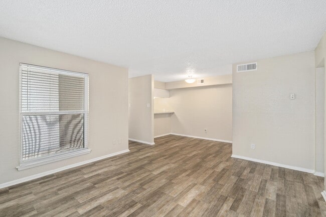 Photo - Tides on Avril