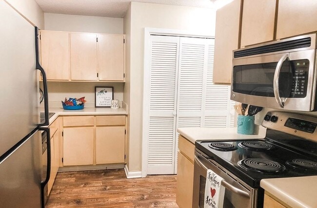 Photo - The Mark Apartments