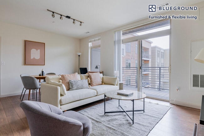 Building Photo - 36 River St Unit GO FL3-ID1215