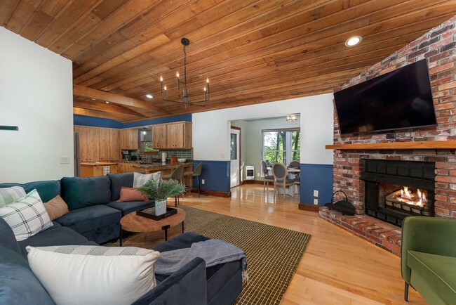 Building Photo - 134 Wolf's Head Ct Unit ID1256819P