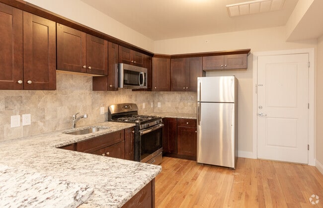 Kitchen - 551 Centre St