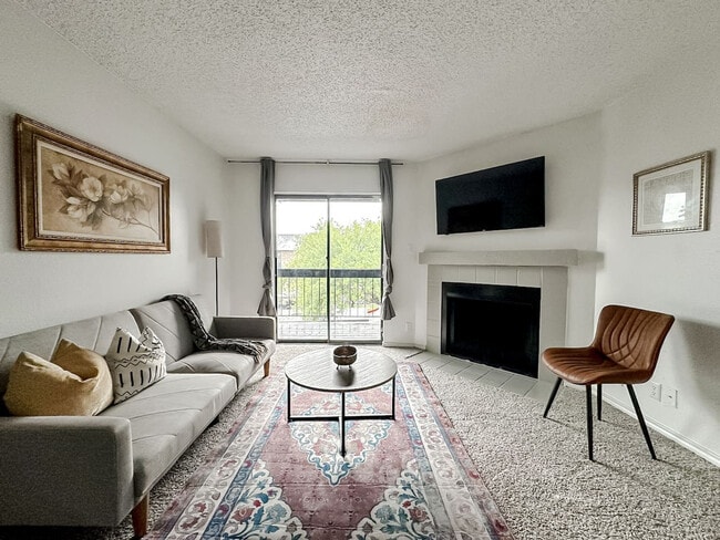 Building Photo - 1071 Clayton Ln Unit SI ID1534926P