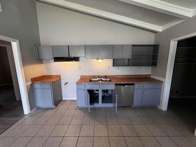 Photo - 4523 Lawrence Rd