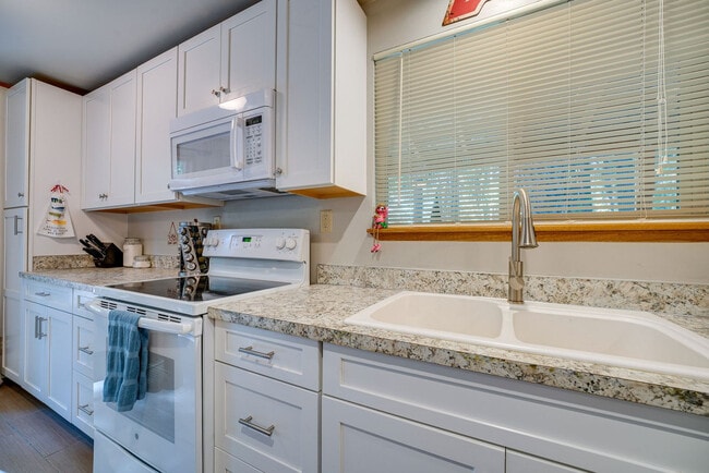 Photo - 22403 Shetland Rd Unit SI ID1546308P